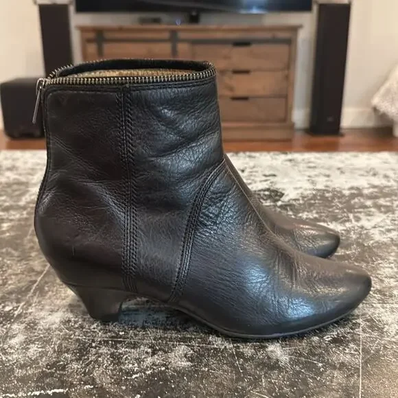 Frye Black Steffi Zip Short Leather Vintage Ankle Boots Size 9 - Picture 3 of 8